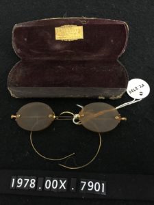 Sunglasses, pince nez style  Science Museum Group Collection